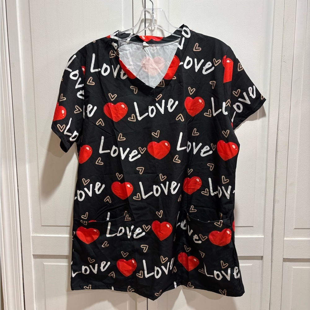Vibrant Heart Print Top‎ Size Large